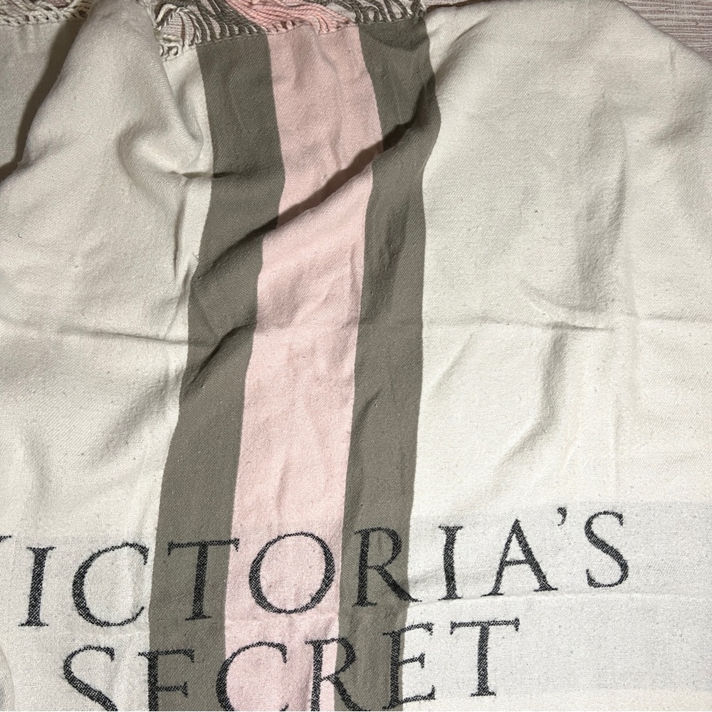 Victoria Secret Throw Blanket - Picture 8 of 15